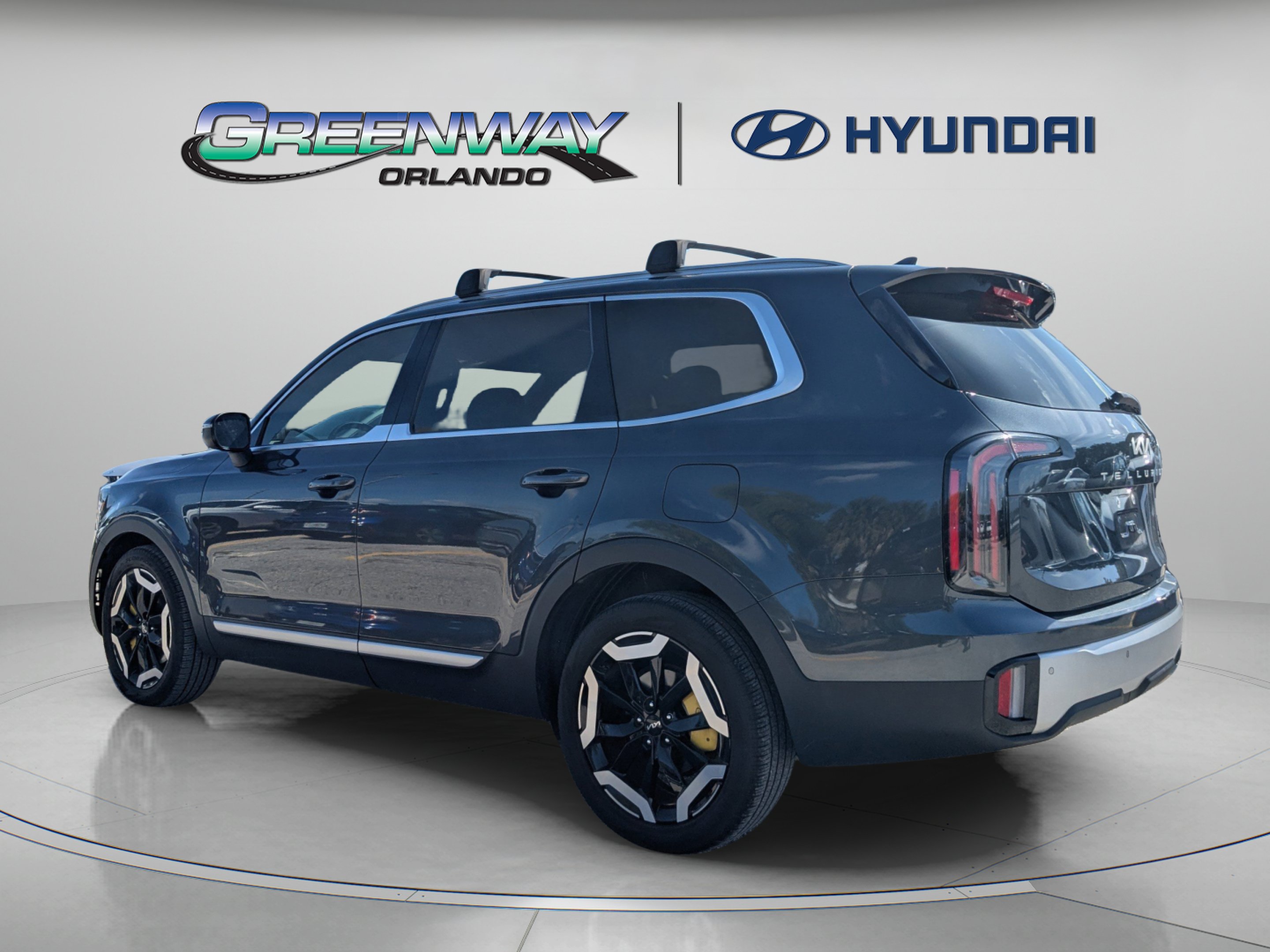 Used 2024 Kia Telluride EX AWD/4WD image 6