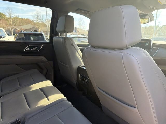 Used 2024 Chevrolet Suburban LT image 17