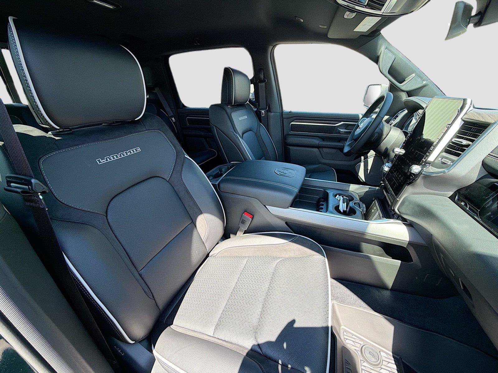 New 2026 RAM 1500 Laramie AWD/4WD image 30