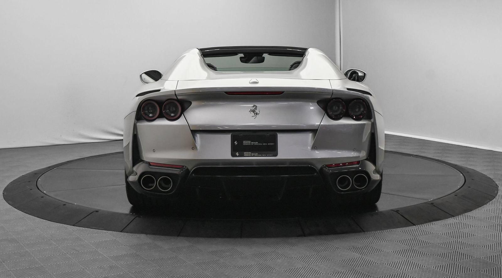 Used 2022 Ferrari 812 GTS RWD image 6