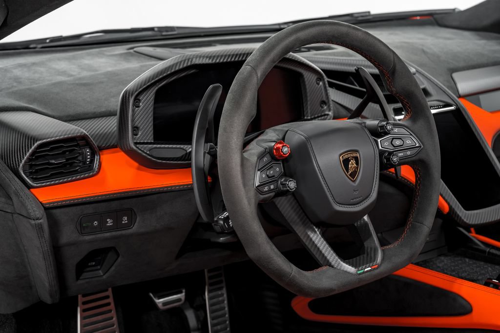 Used 2024 Lamborghini Revuelto AWD/4WD image 12
