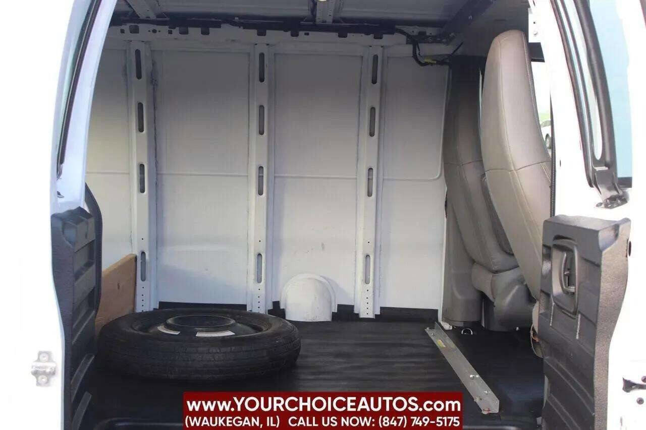 Used 2021 GMC Savana 2500 w/ Driver Convenience Package image 16