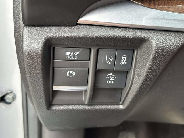 Used 2018 Acura MDX w/ Technology Package AWD/4WD image 24