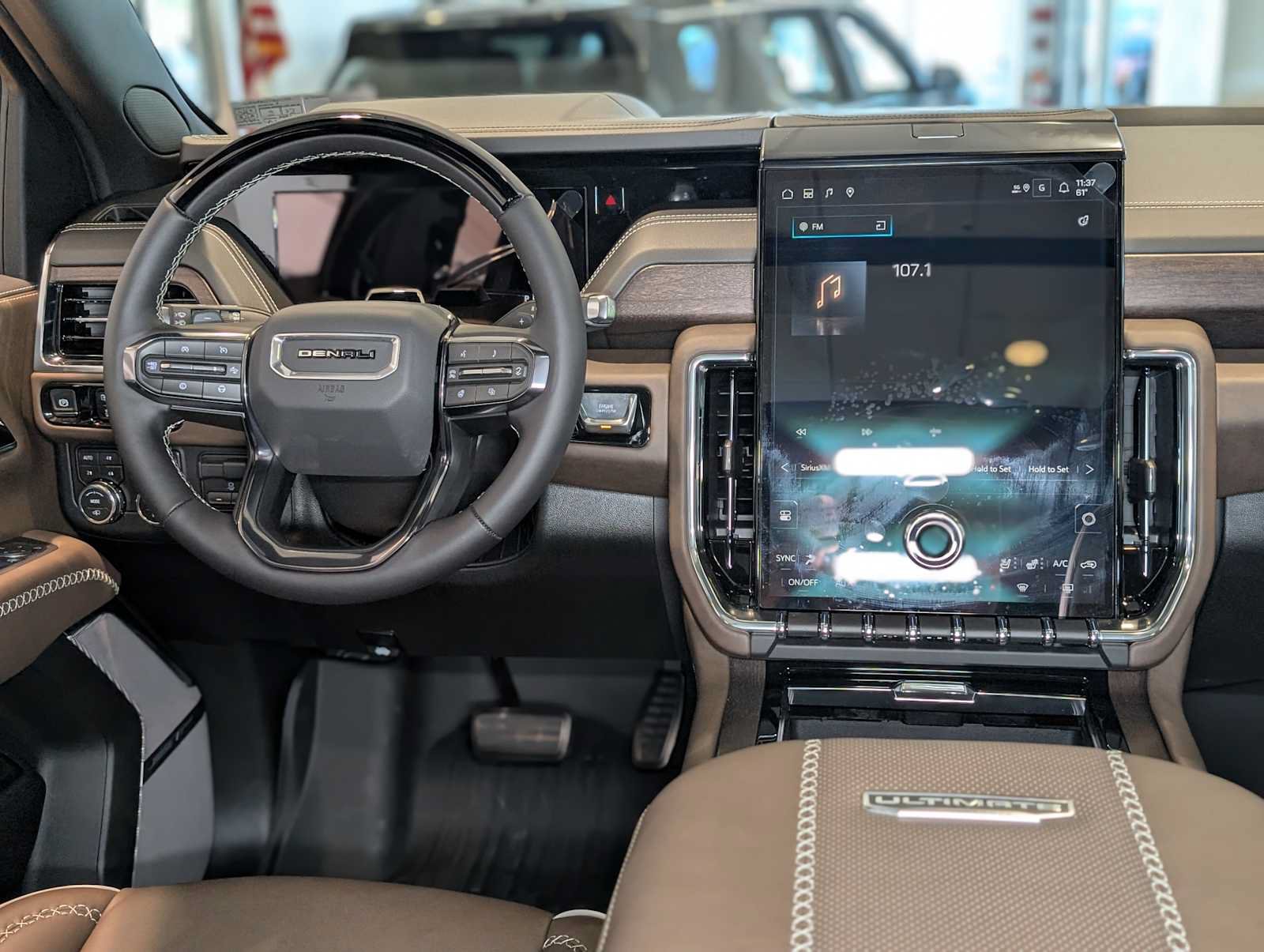 New 2026 GMC Yukon Denali Ultimate w/ LPO, Floor Liner Package AWD/4WD image 4