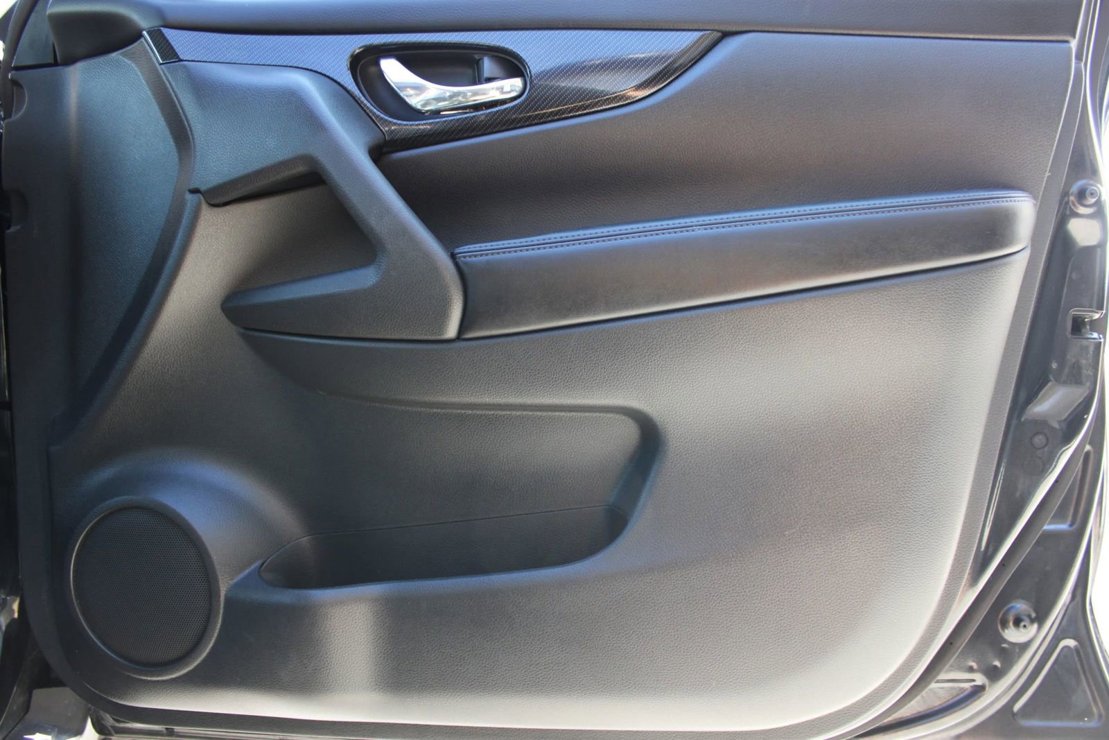 Used 2018 Nissan Rogue SL image 8