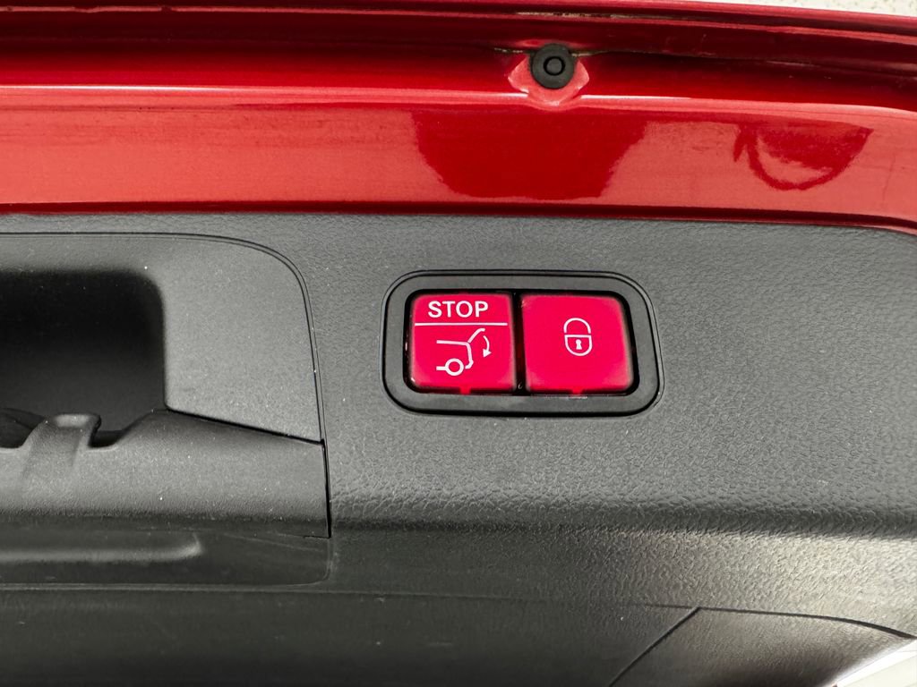 Used 2020 Mercedes-Benz GLC 300 4MATIC image 37