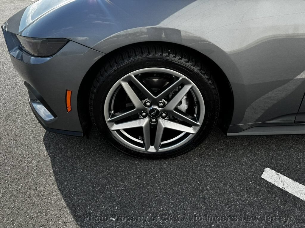 Used 2025 Ford Mustang Coupe RWD image 14