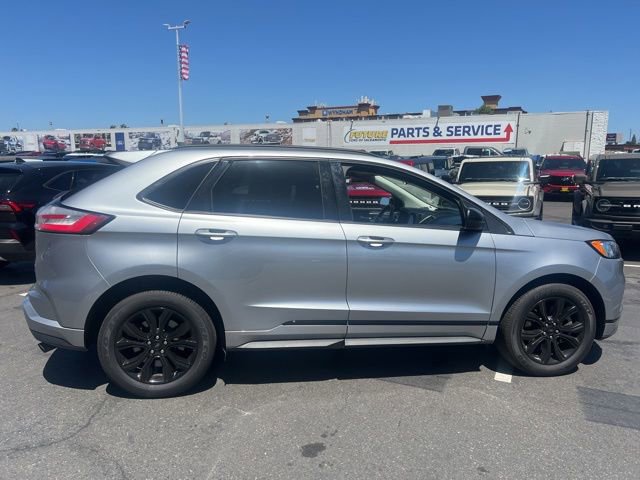 Used 2022 Ford Edge SE w/ Black Appearance Package AWD/4WD image 9