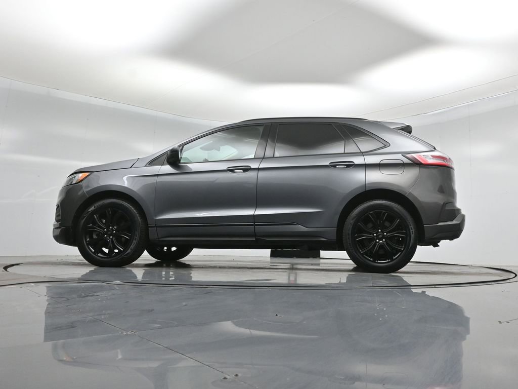 Certified 2022 Ford Edge SE w/ Black Appearance Package image 53