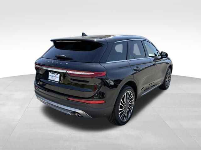 Used 2022 Lincoln Corsair Reserve w/ Equipment Group 201A AWD/4WD image 2