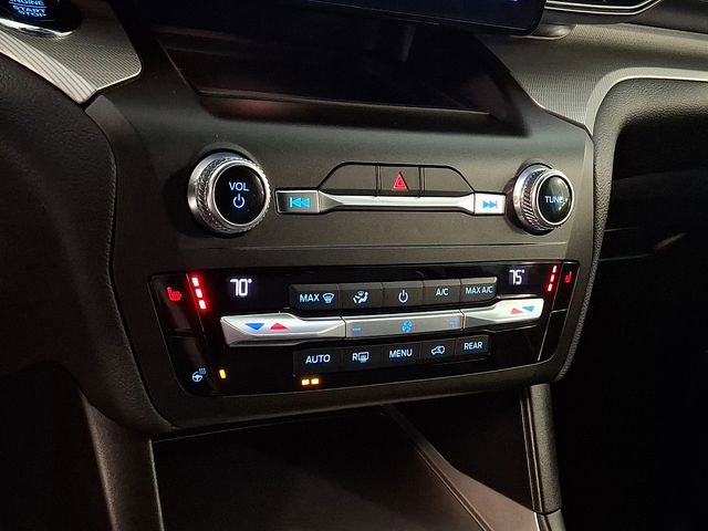Used 2020 Ford Explorer XLT w/ Comfort Package image 16