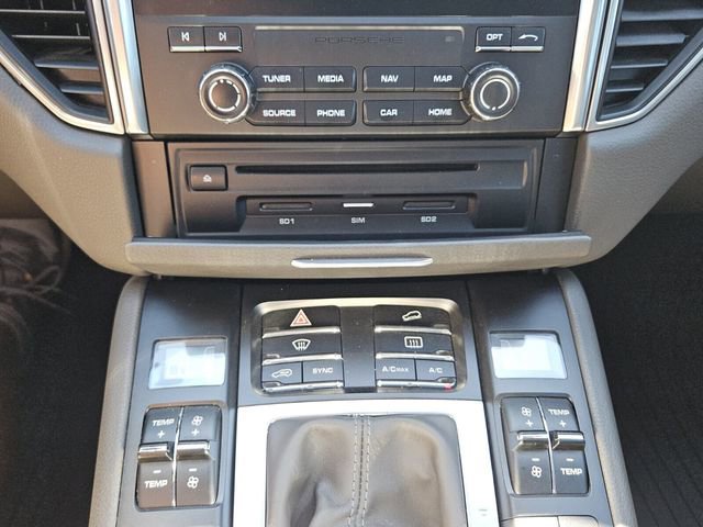 Used 2017 Porsche Macan GTS AWD/4WD image 10