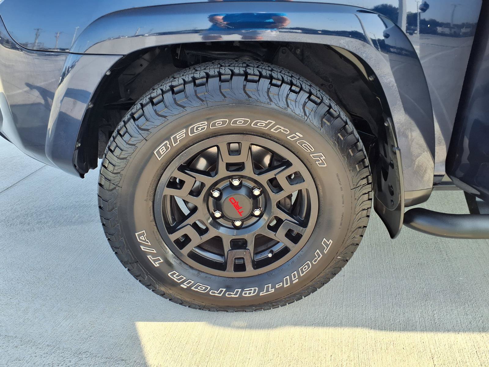 Used 2022 Toyota 4Runner SR5 Premium w/ Moonroof Package RWD image 30