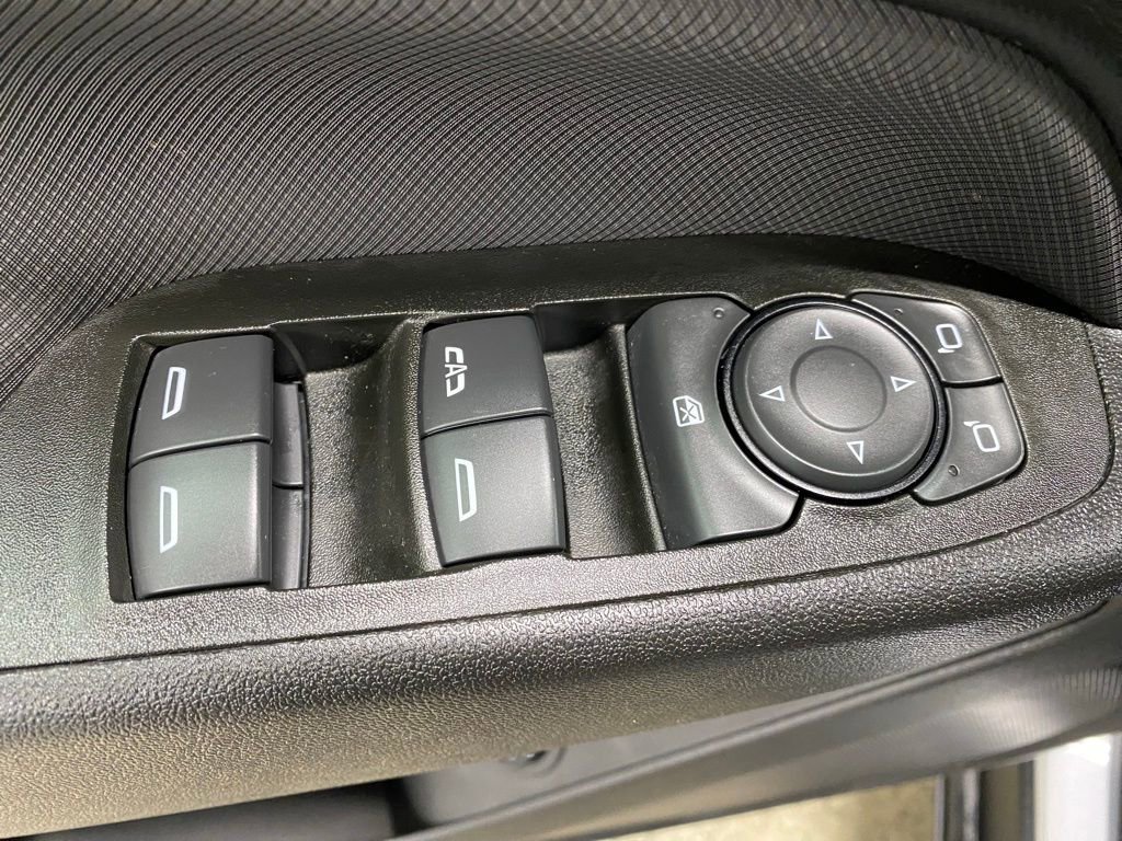 Used 2023 Chevrolet Equinox RS image 42