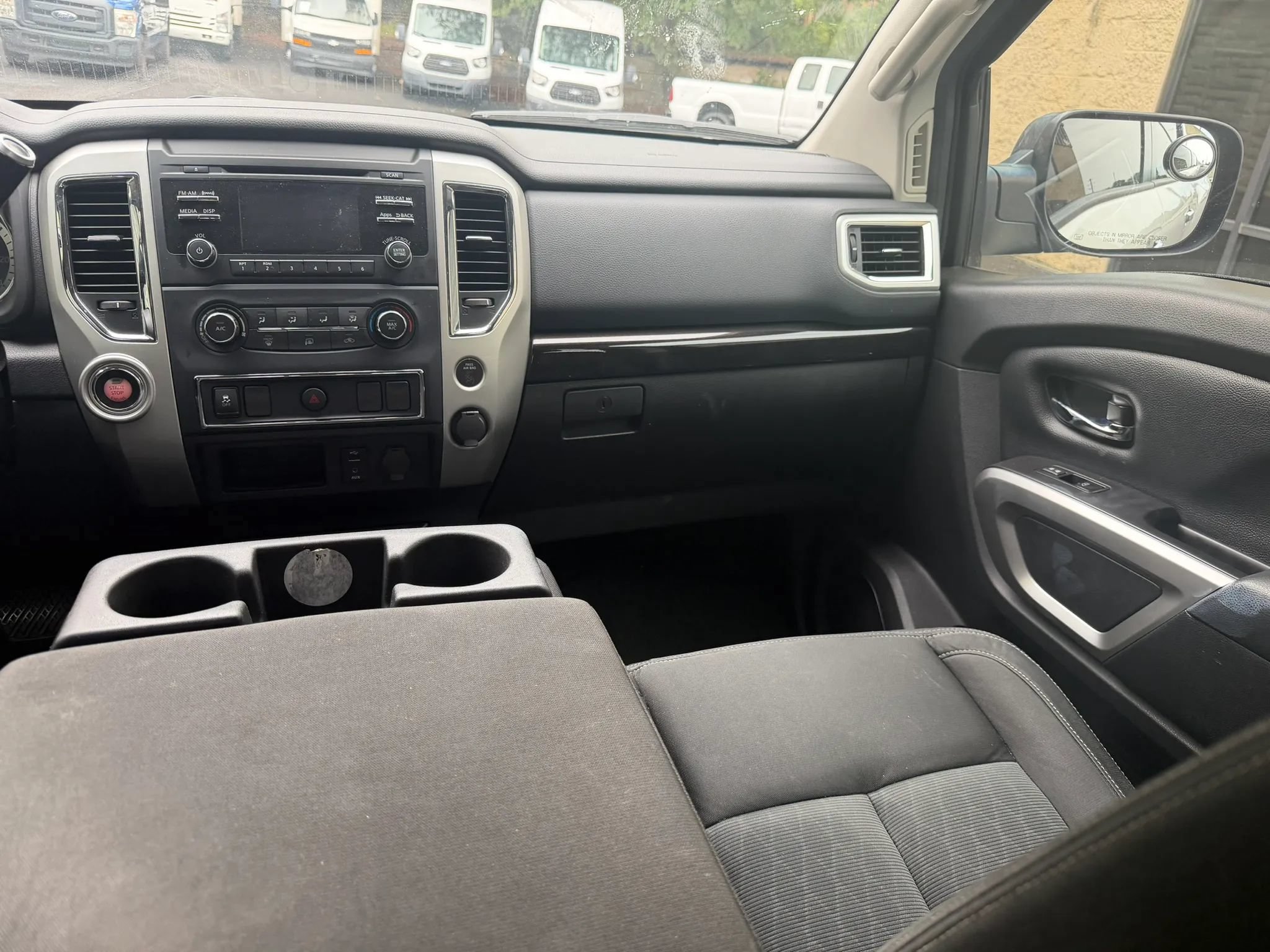 Used 2017 Nissan Titan SV RWD image 14