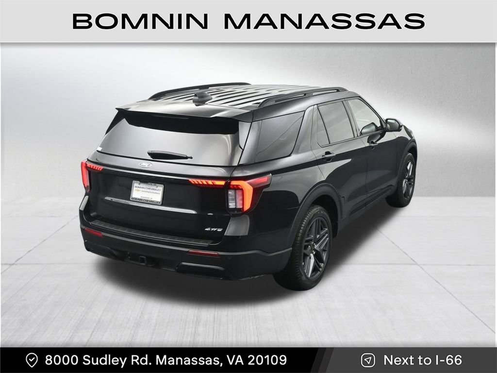 Used 2025 Ford Explorer ST-Line w/ ST-Line Street Pack image 25
