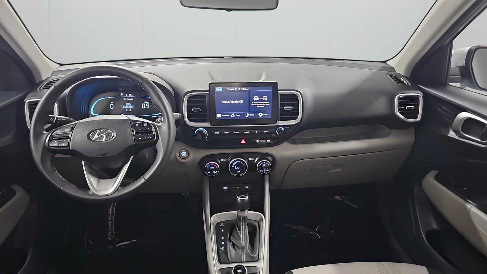 Certified 2025 Hyundai Venue SEL FWD image 20