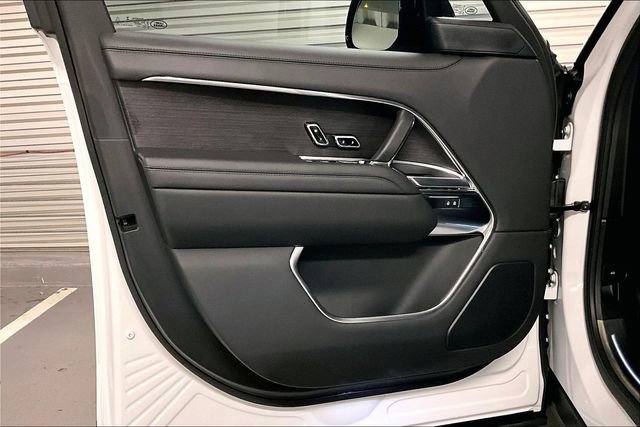 Certified 2024 Land Rover Range Rover SE image 26