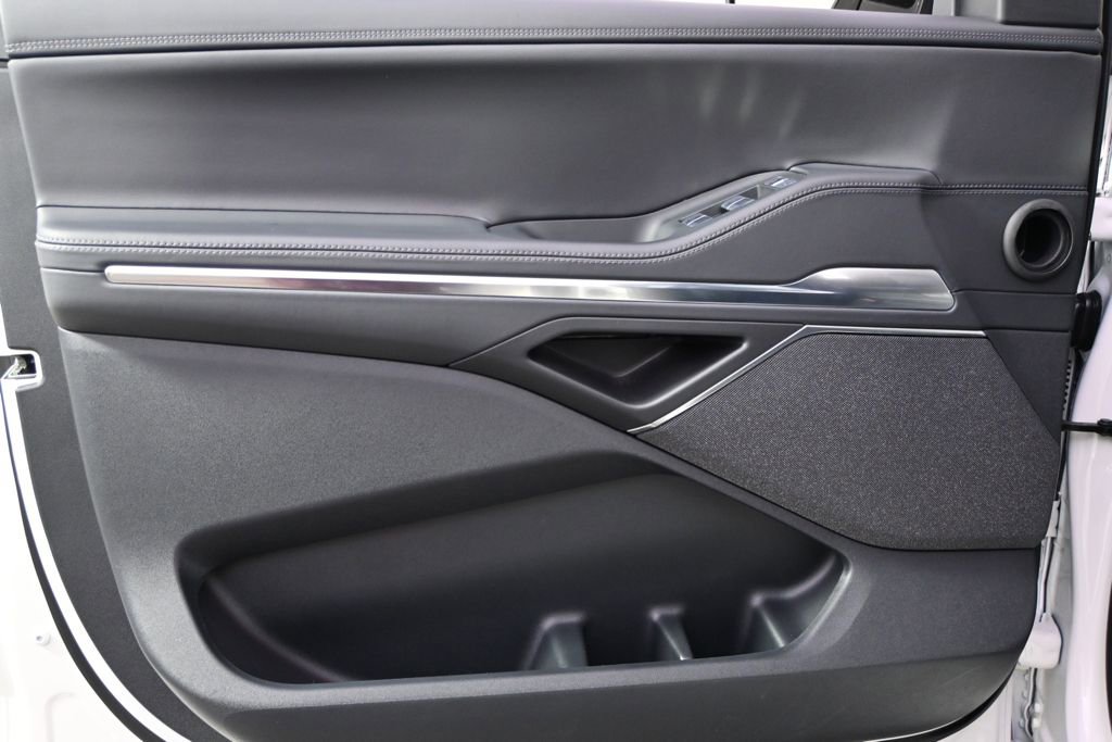 New 2025 Lincoln Navigator Reserve w/ Jet Appearance Package image 22