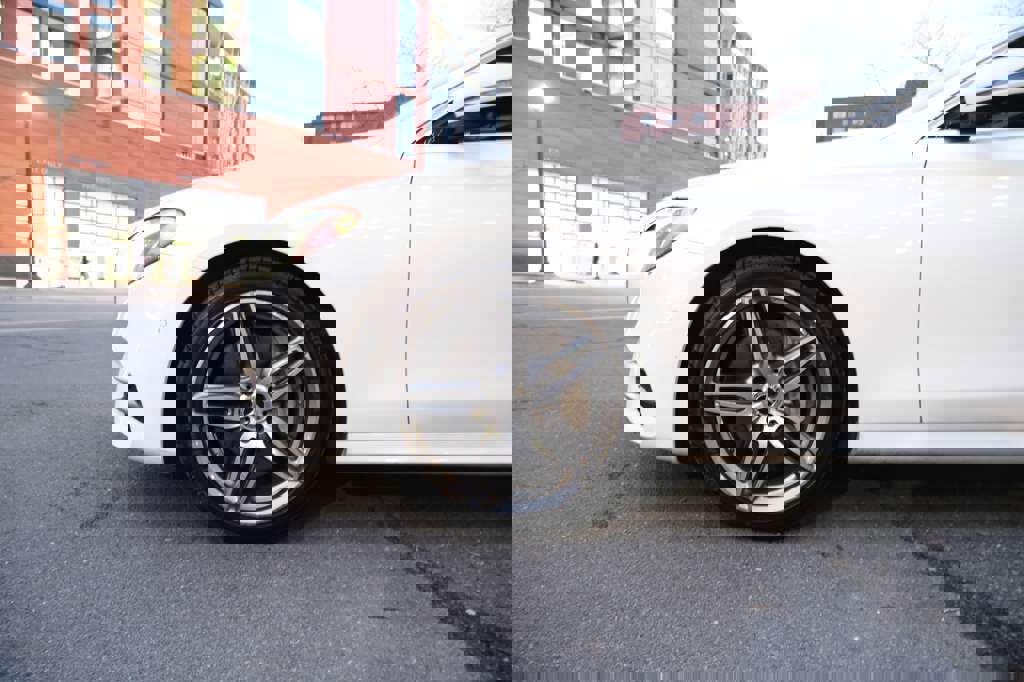 Used 2019 Mercedes-Benz E 300 4MATIC w/ Premium 1 Package image 5