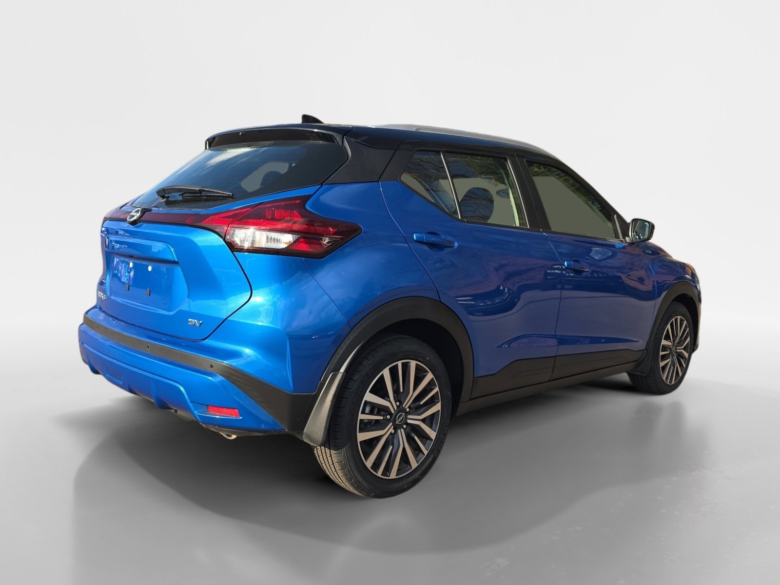 Used 2023 Nissan Kicks SV image 5