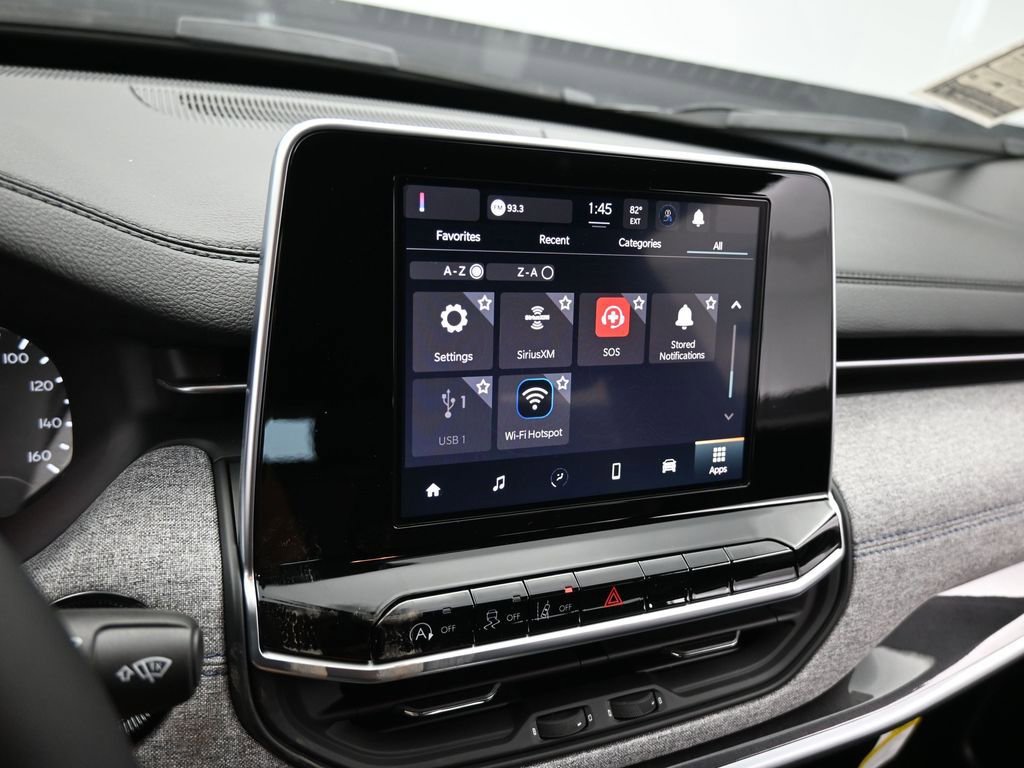 Used 2025 Jeep Compass Latitude image 21