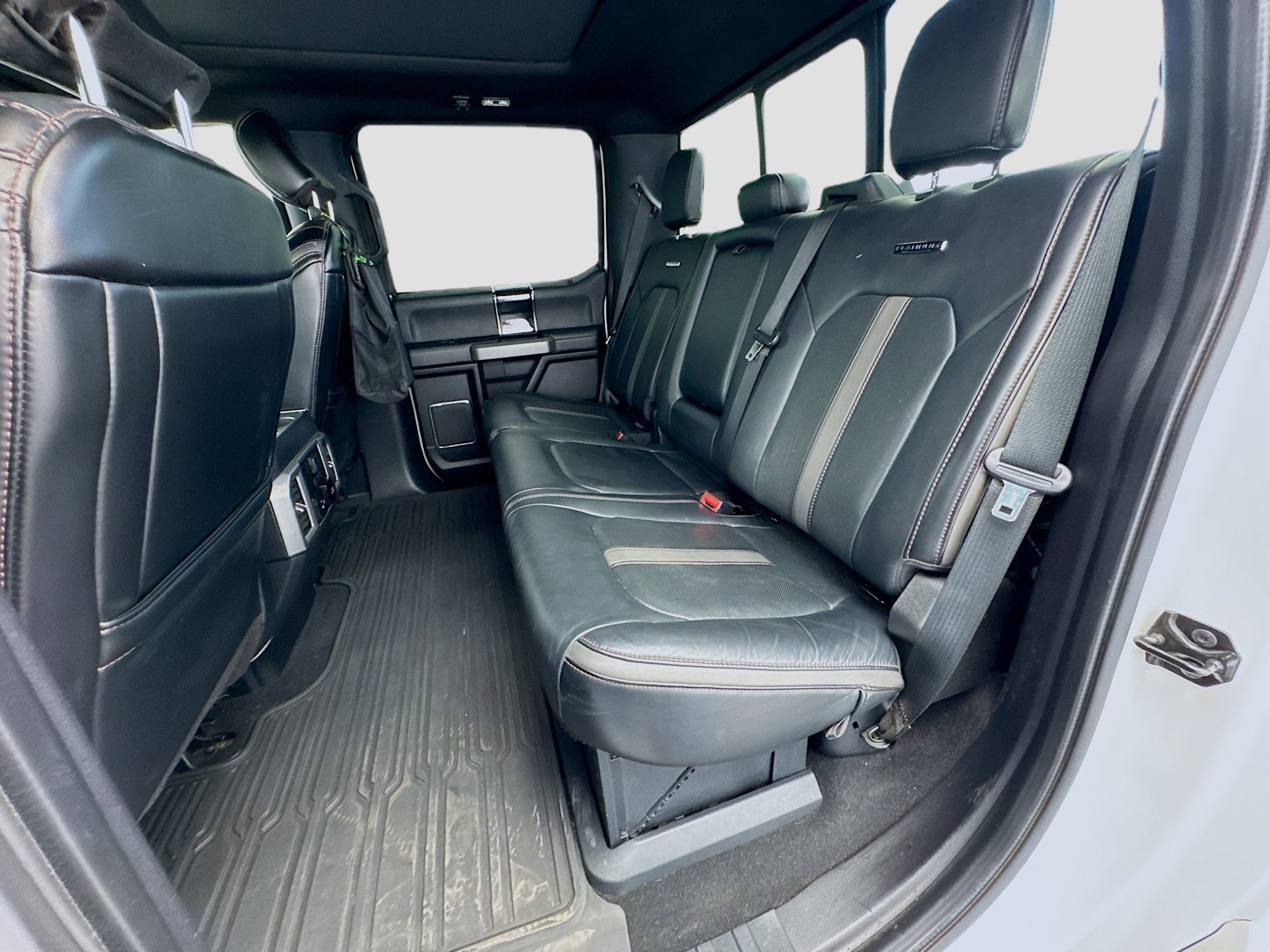 Used 2021 Ford F350 Platinum w/ FX4 Off-Road Package image 15