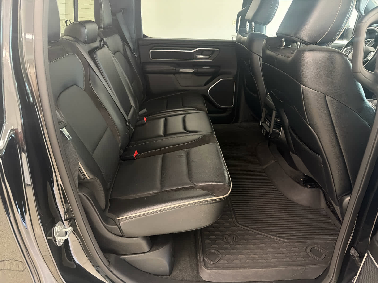 Used 2023 RAM 1500 Laramie AWD/4WD image 36