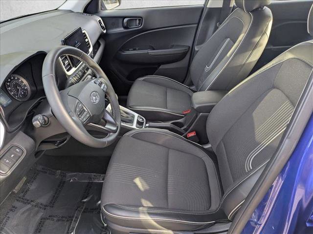 Used 2022 Hyundai Venue Limited image 16