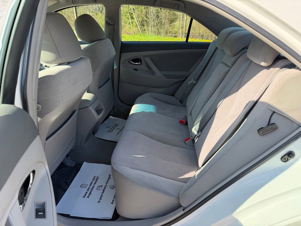 Used 2011 Toyota Camry LE FWD image 24