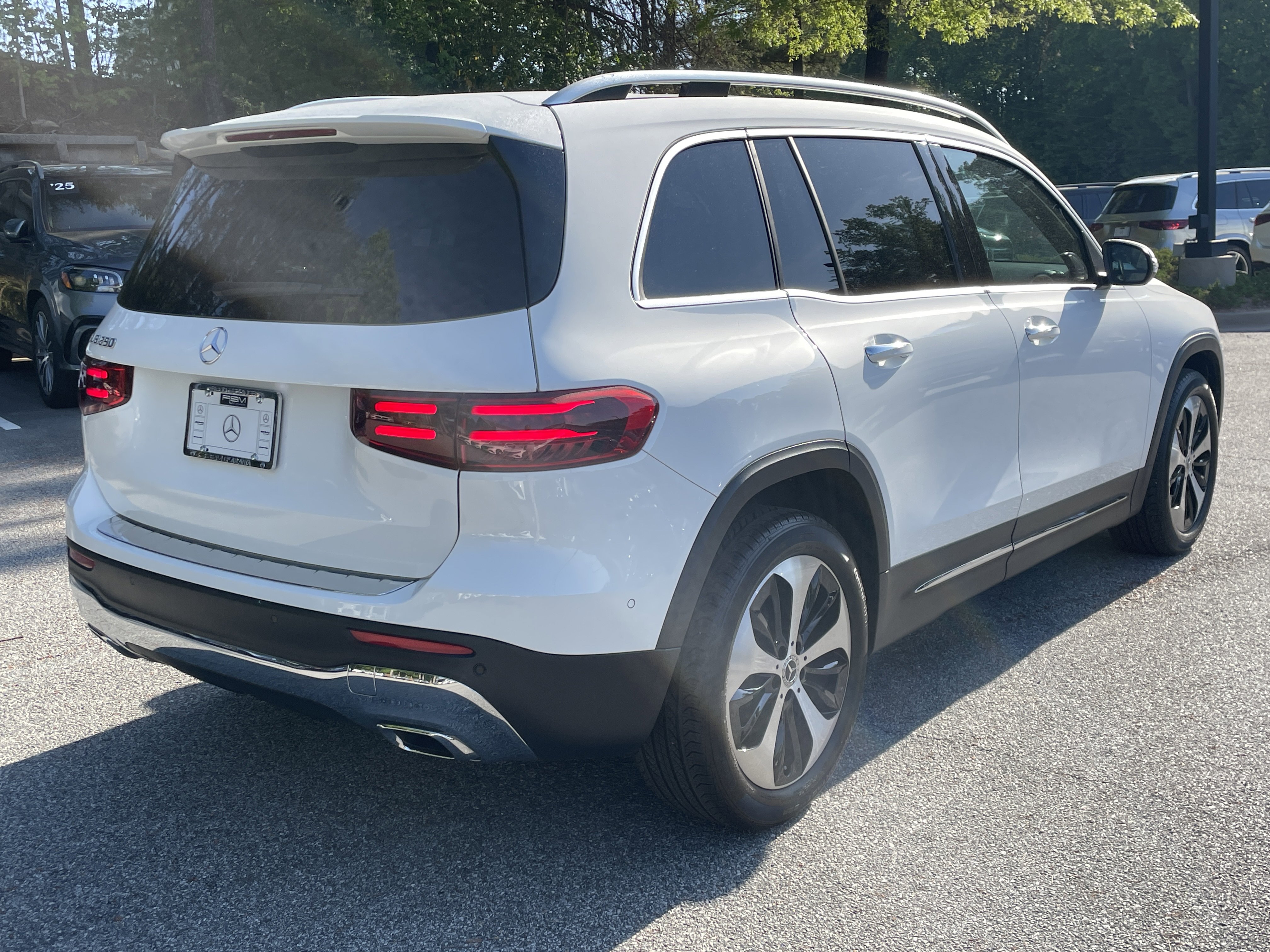 Certified 2025 Mercedes-Benz GLB 250 image 6