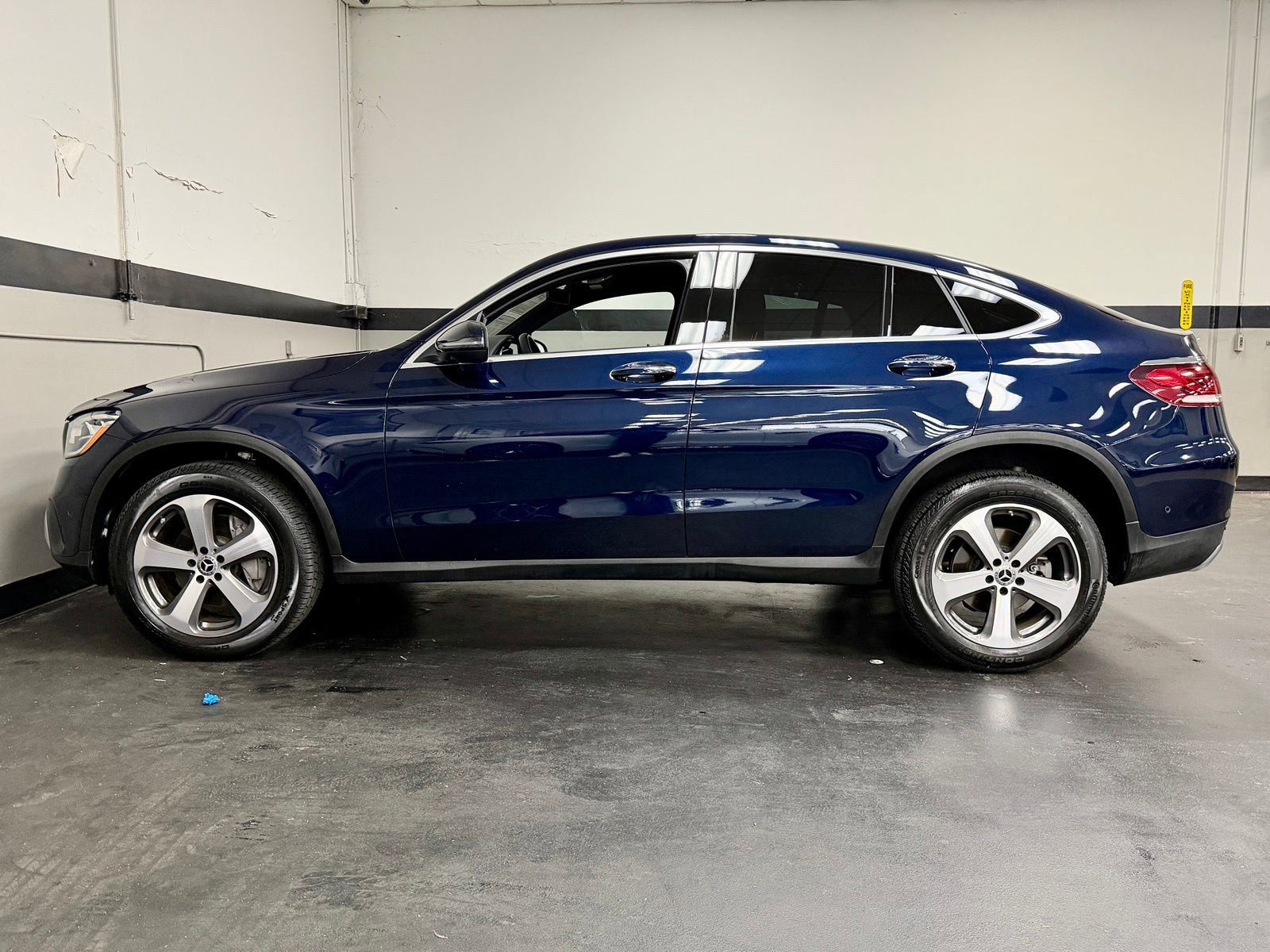Used 2022 Mercedes-Benz GLC 300 4MATIC Coupe image 9