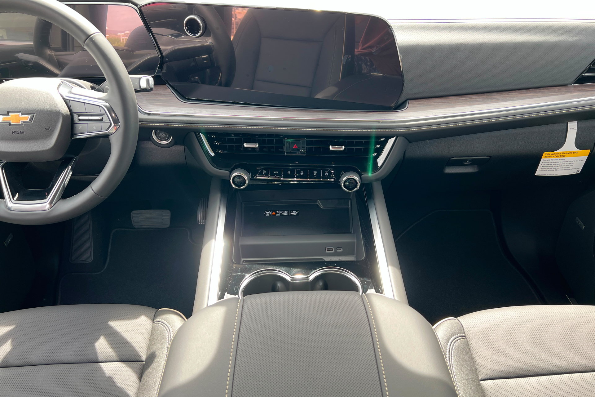 New 2026 Chevrolet Suburban Premier AWD/4WD image 14