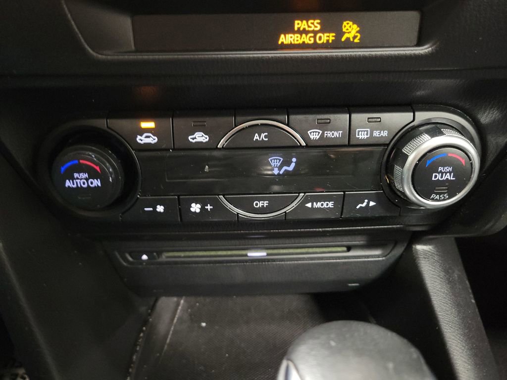 Used 2014 MAZDA MAZDA3 i Touring w/ Technology Package image 19