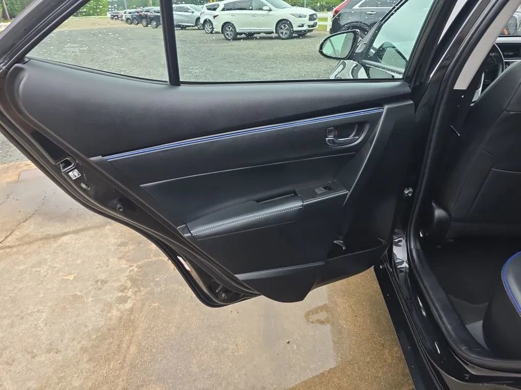 Used 2019 Toyota Corolla SE FWD image 36
