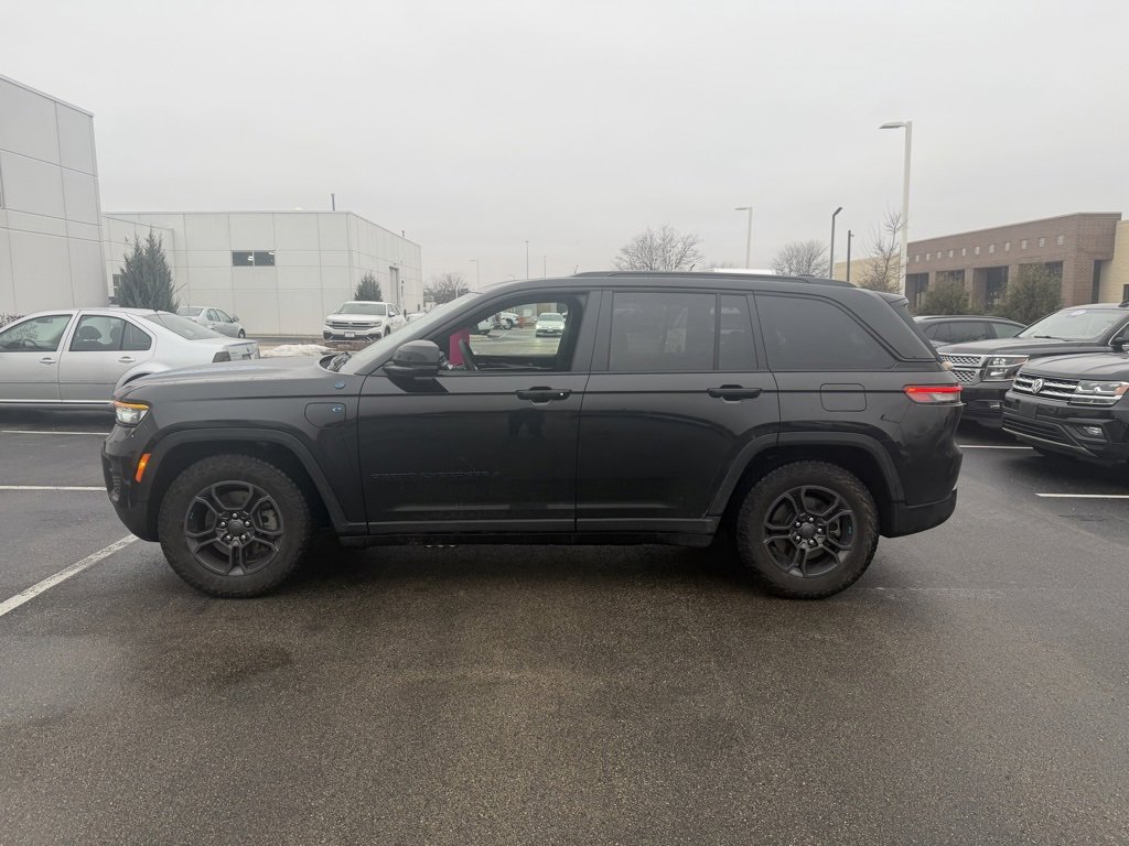 Used 2024 Jeep Grand Cherokee Trailhawk w/ Luxury Tech Group III image 3