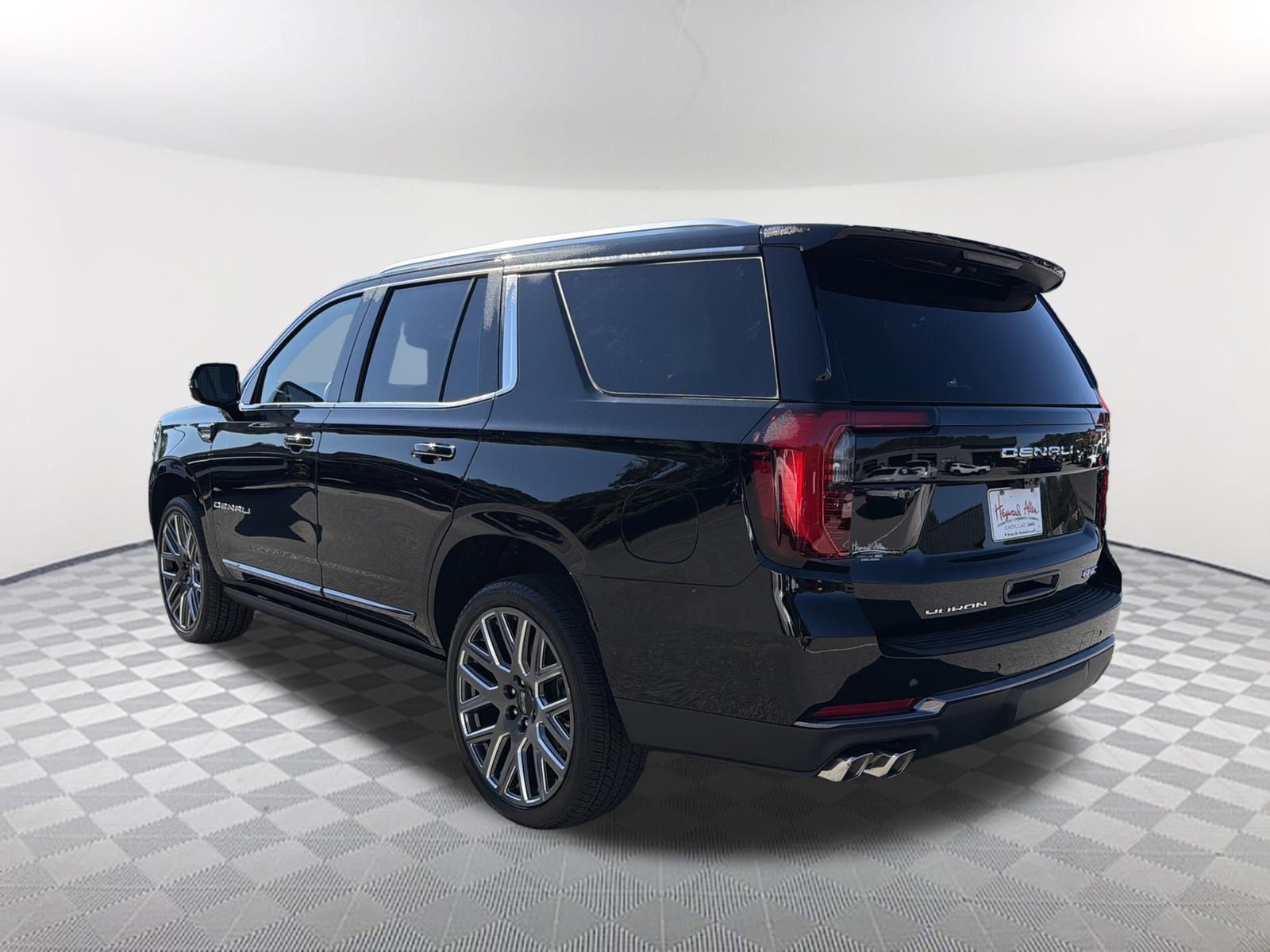 New 2026 GMC Yukon Denali Ultimate w/ LPO, Floor Liner Package AWD/4WD image 8