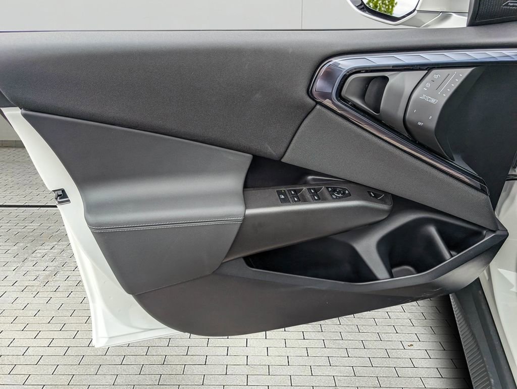 New 2025 BMW X3 xDrive30i w/ Convenience Package image 11