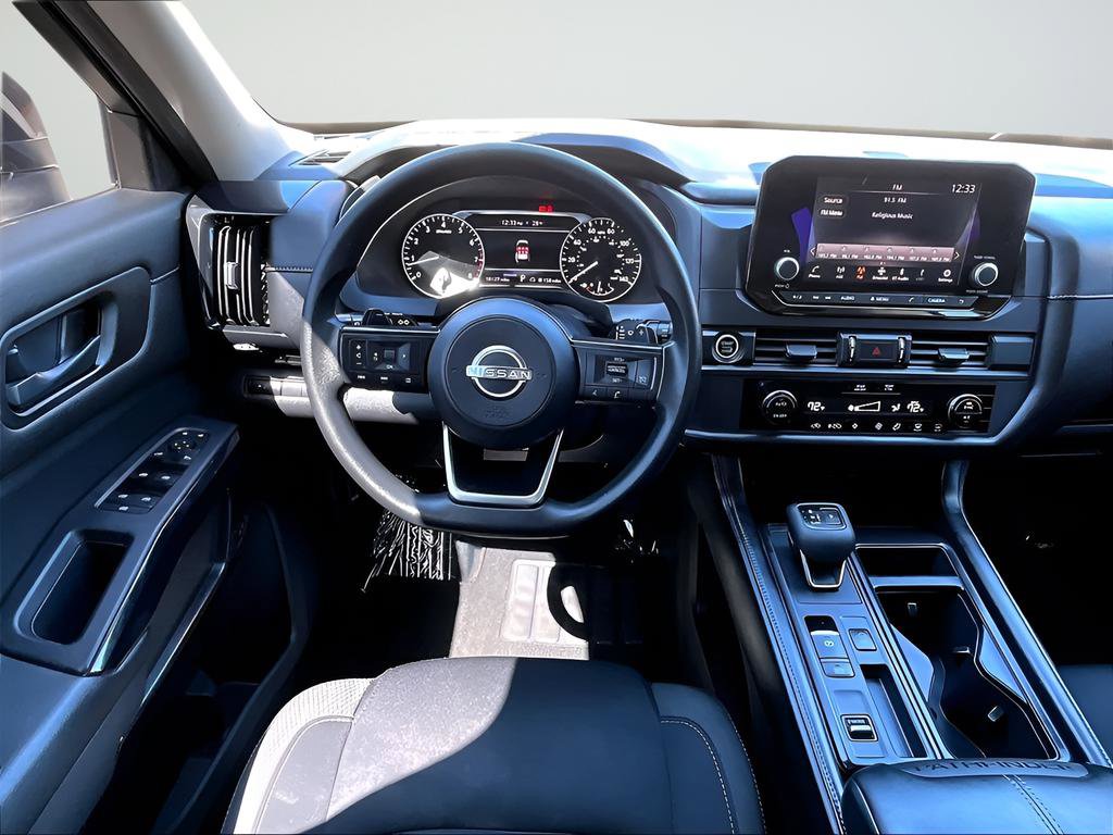 Used 2023 Nissan Pathfinder S image 13