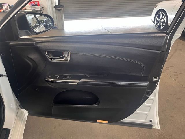 Used 2016 Toyota Avalon Limited w/ Toyota Safety Sense Package image 12
