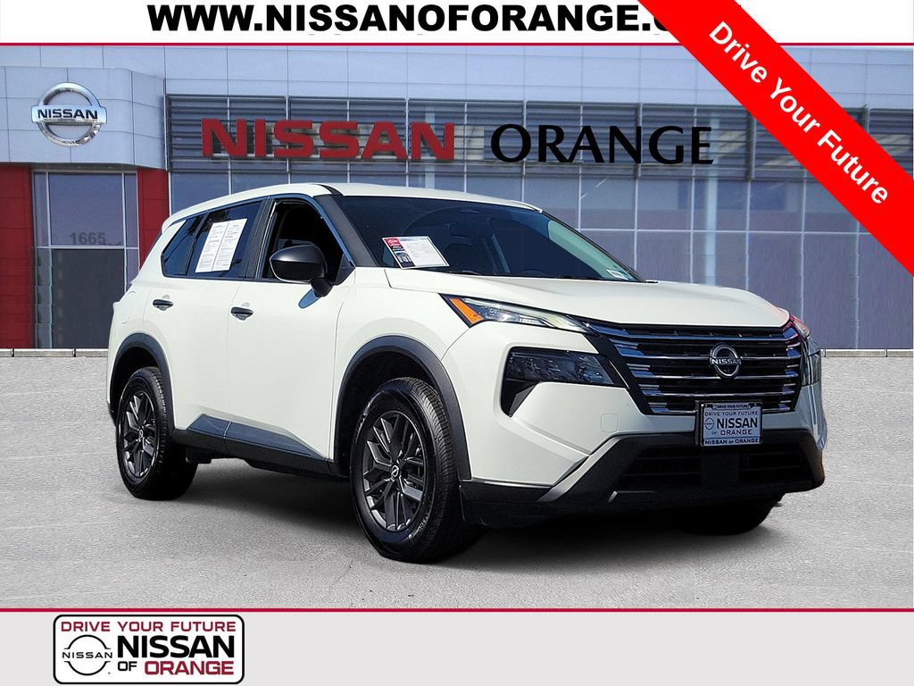 Used 2024 Nissan Rogue S FWD image 1
