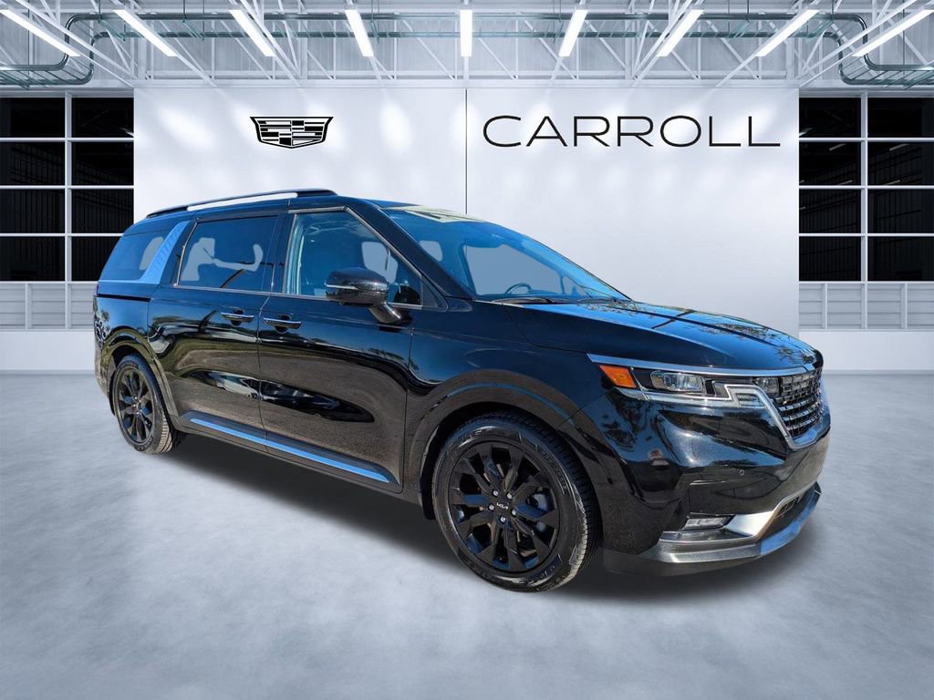 Used 2024 Kia Carnival SX Prestige image 2