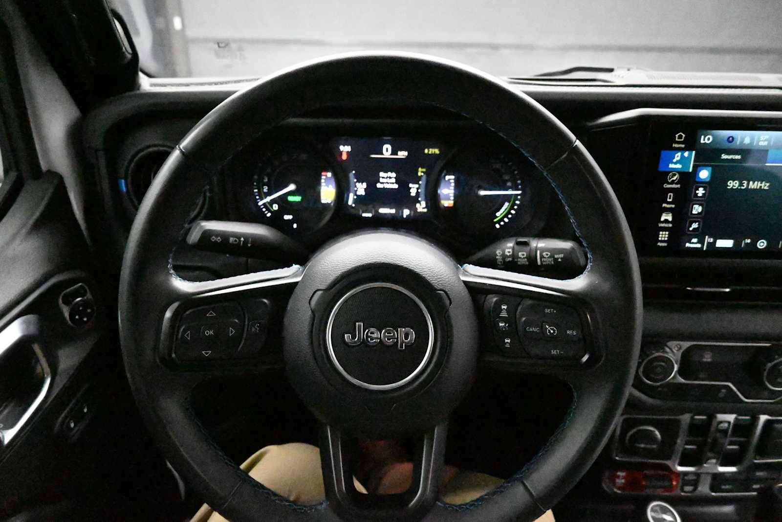 Used 2024 Jeep Wrangler Unlimited Rubicon 4xe AWD/4WD image 12