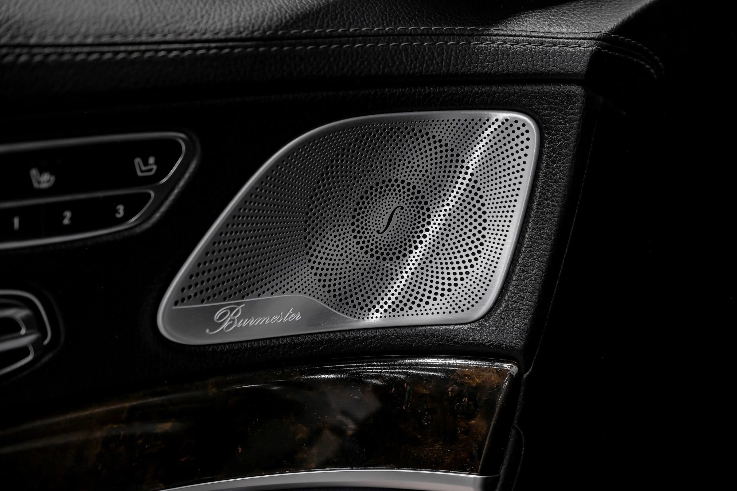 Used 2015 Mercedes-Benz S 550 Sedan w/ Sport Package w/ Sport Package image 51