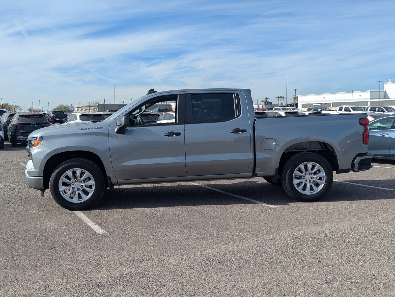 Used 2024 Chevrolet Silverado 1500 Custom image 2