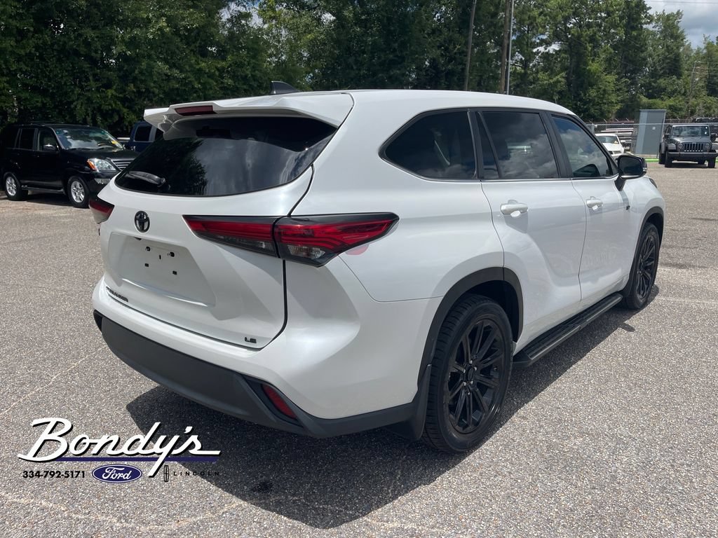 Used 2023 Toyota Highlander LE FWD image 15