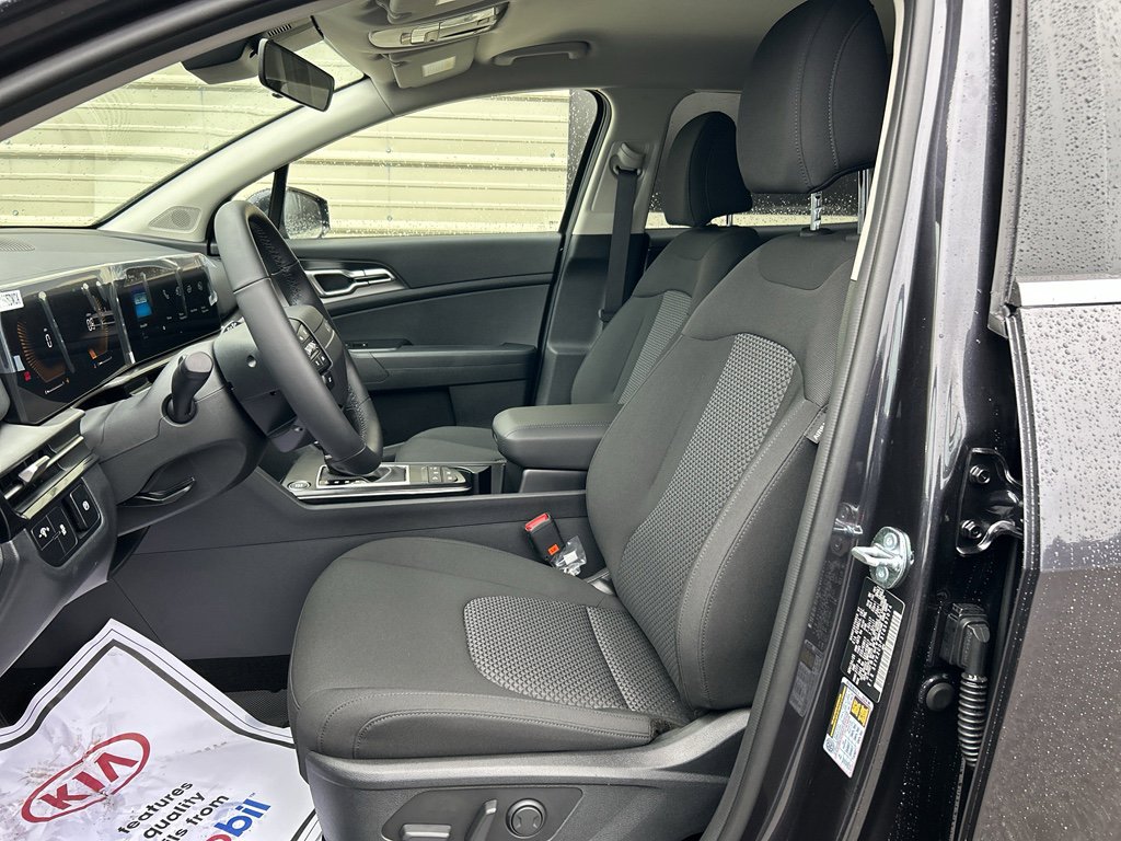New 2026 Kia Sportage LX image 11