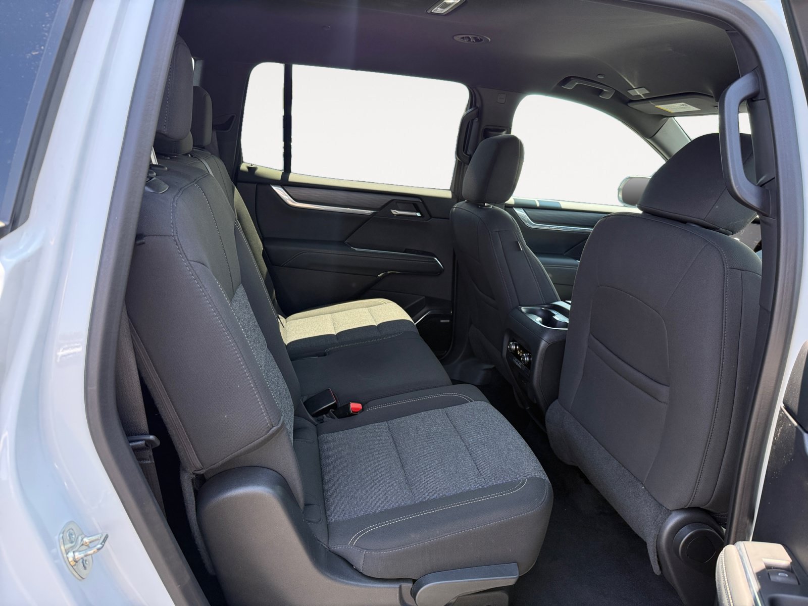 Used 2025 GMC Acadia Elevation AWD/4WD image 18