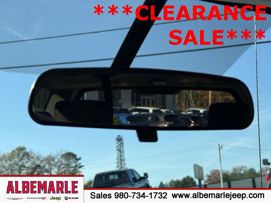 Used 2015 Nissan Xterra S image 23