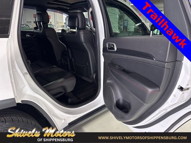 Used 2018 Jeep Grand Cherokee Trailhawk image 38
